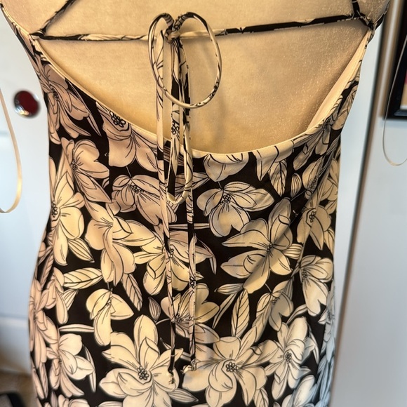 Nicole Miller Monochrome Floral Midi Dress - Picture 6 of 13